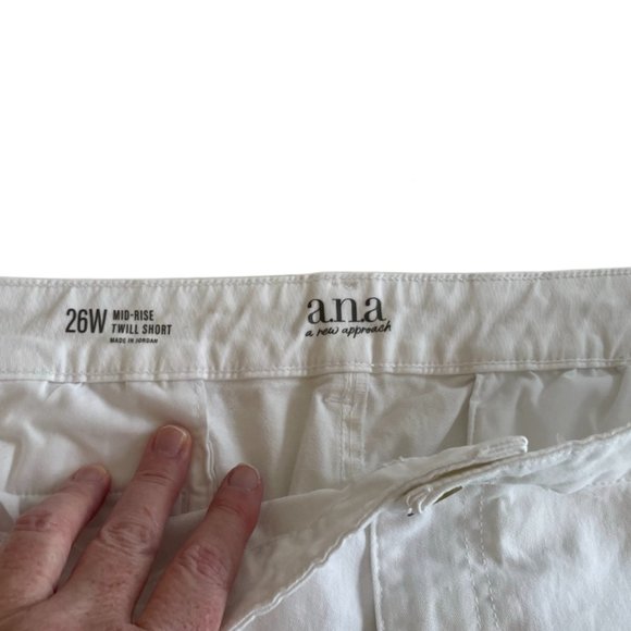 a.n.a. Women's Plus-Size 26 Mid Rise Chino Short 4.5" - WHITE - Picture 11 of 12